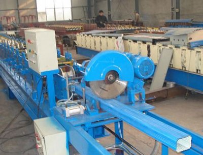 小型圓方管設(shè)備在機械制造領(lǐng)域的應(yīng)用